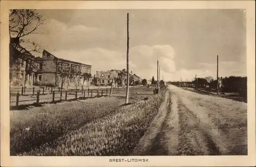 Ak Brest Litowsk Weißrussland, Straßenpartie, Häuserruinen, 1. WK