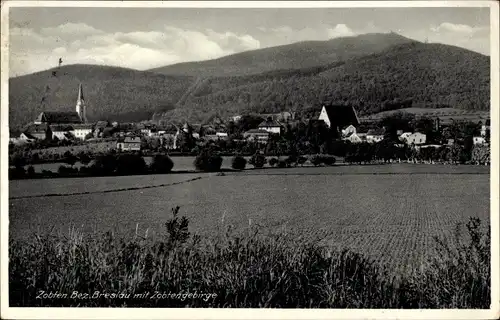 Ak Sobótka Zobten am Berge Schlesien, Blick auf den Ort mit Zobtengebirge
