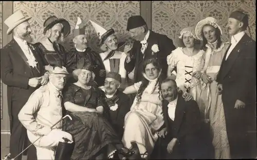 Foto Ak Budowo Budow Pommern, Puttkamer Verein, Menschen in Kostümen, Karneval, 1925?