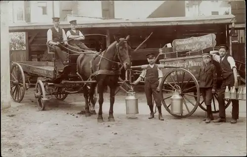 Foto Ak Schulenburg Pattensen an der Leine ?, Meierei, Milchkutsche