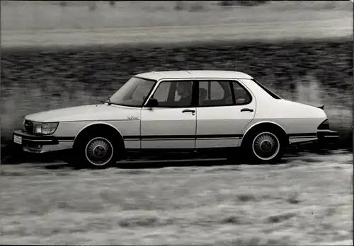 Foto Auto, Saab 900 Turbo Stufenhecklimousine, Modelljahr 1983