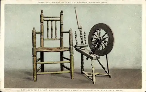 Ak Plymouth, Massachusetts, USA, Pilgrim Hall Museum, Carvers Chair, altes Spinnrad