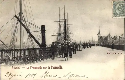 Ak Antwerpen Antwerpen Flandern, Promenade auf der Fußgängerbrücke