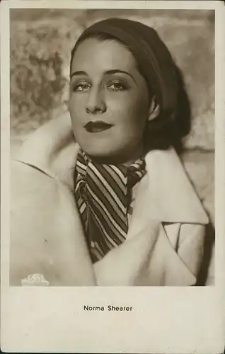 Ak Schauspielerin Norma Shearer, Portrait