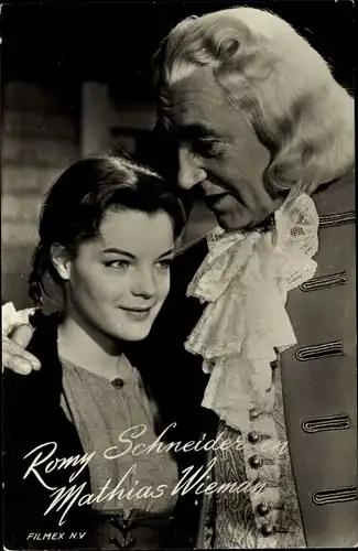 Ak Schauspielerin Romy Schneider und Mathias Wieman in Droom-eiland