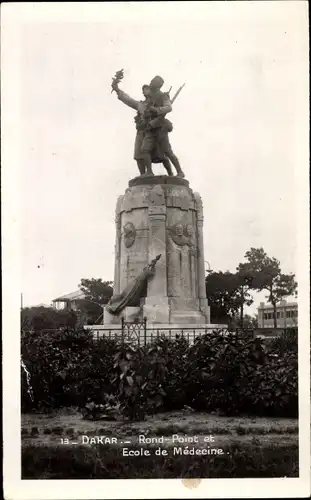 Ak Dakar Senegal, Kreisverkehr und Fakultät für Medizin