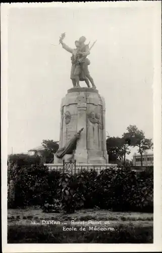 Ak Dakar Senegal, Kreisverkehr und Fakultät für Medizin