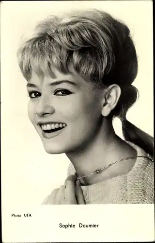 Ak Schauspielerin Sophie Daumier, Portrait