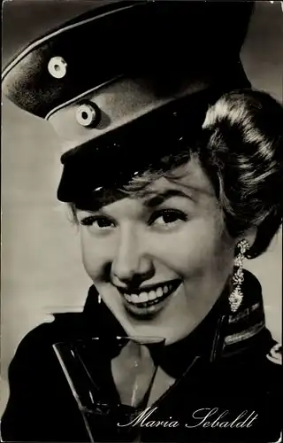 Ak Schauspielerin Maria Sebaldt, Portrait, Uniform-Mütze
