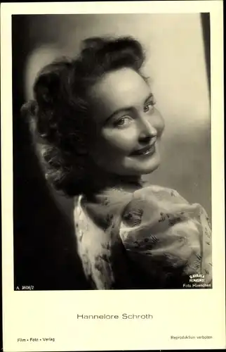 Ak Schauspielerin Hannelore Schroth, Portrait, Bavaria Filmkunst, Der Hauptmann von Köpenick