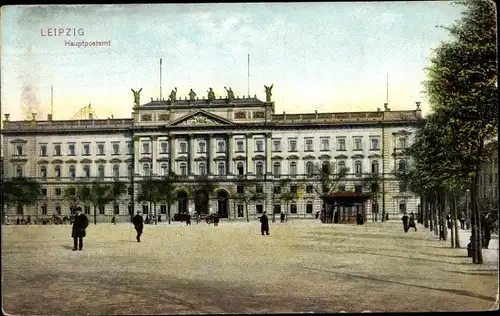 Ak Leipzig in Sachsen, Blick auf das Hauptpostamt, Passanten