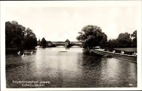 Ak Leipzig, Reichsmessestadt, Elsterflutbecken, Brücke