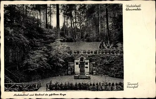 Ak Eberswalde im Kreis Barnim, Mücke Denkmal, Denkmal der gefallenen Sänger, Tierpark, Wasserfall