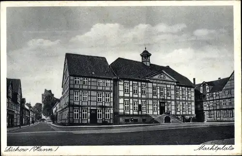 Ak Lüchow im Wendland, Marktplatz, Fachwerkhäuser