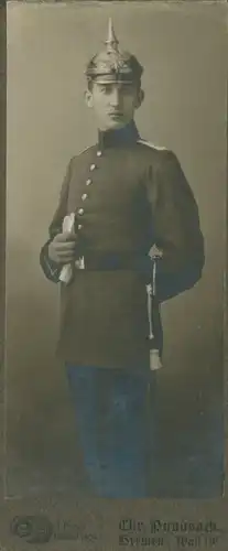 CdV Deutscher Soldat in Uniform, Portrait, Pickelhaube