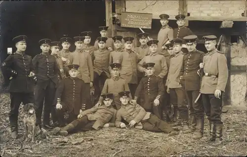 Foto Ak Berlin Steglitz Groß Lichterfelde, Deutsche Soldaten in Uniformen, Gruppenaufnahme