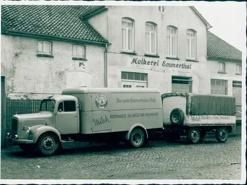 Foto Molkerei Emmerthal, Milchlieferwagen, Lastwagen mit Anhänger