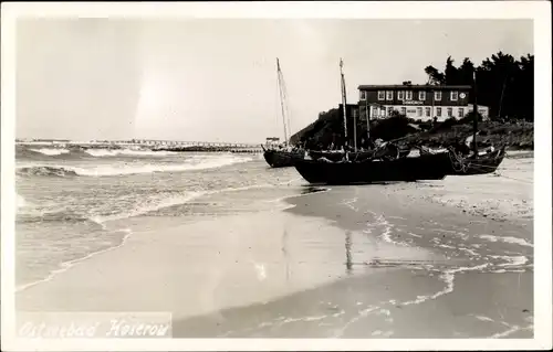 Foto Ak Ostseebad Koserow auf Usedom, Boote am Ufer, Strandpartie