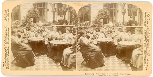 Stereo Foto Berlin Mitte, Cafe Unter den Linden, Damen