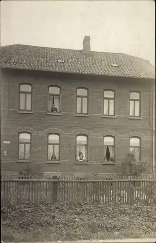 Foto Ak Northeim in Niedersachsen, Blick auf ein Wohnhaus