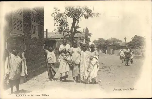 Ak Dakar Senegal, afrikanische Mädchen