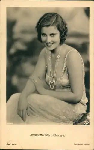 Ak Schauspielerin Jeanette MacDonald, Portrait