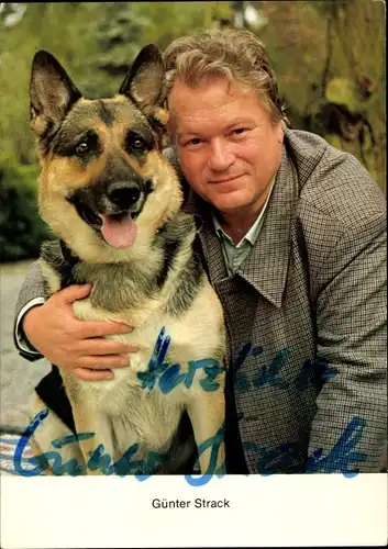Ak Schauspieler Günter Strack mit Schäferhund, Autogramm