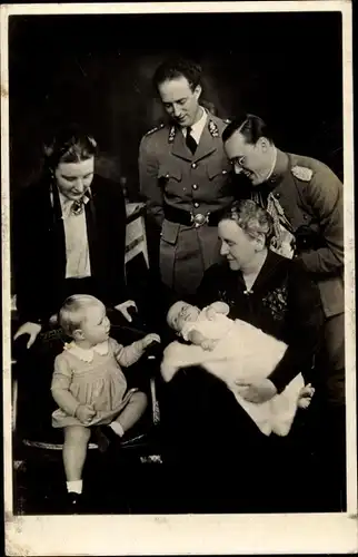 Ak König Leopold III., Juliana, Königin Wilhelmina der Niederlande, Prinz Bernhard, Uniform