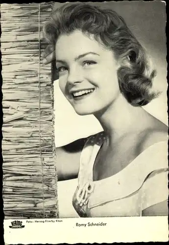 Ak Schauspielerin Romy Schneider, Portrait