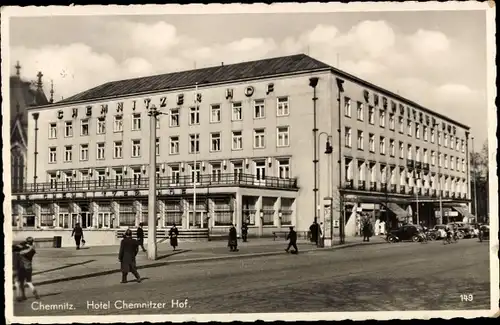 Ak Chemnitz in Sachsen, Hotel Chemnitzer Hof, Passanten