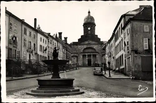 Ak Badonviller Badenweiler Meurthe et Moselle, Straße Gambetta, Brunnen