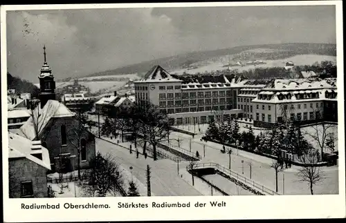 Ak Oberschlema Bad Schlema im Erzgebirge Sachsen, Kurhaus und Kirche, Winteransicht