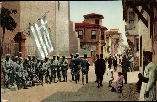 Ak Saloniki Thessaloniki Griechenland, Straßenpartie, Soldaten