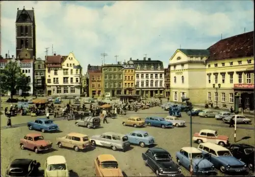 Ak Wismar in Mecklenburg Vorpommern, Partie am Markt, Parkplatz