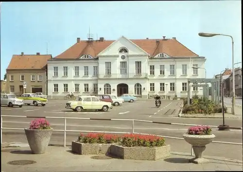 Ak Ribnitz Damgarten, Karl Marx Platz, Parkplatz, Autos