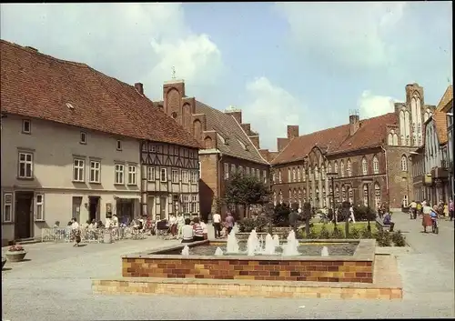 Ak Parchim in Mecklenburg Vorpommern, Wilhelm Pieck Platz, Springbrunnen