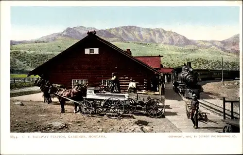 Ak Gardiner Montana USA, UP-Bahnhof