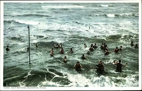Ak Galveston Texas USA, Baden im Golf