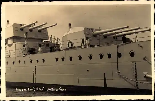 Ak Deutsches Kriegsschiff, Königsberg, Leichter Kreuzer, Drillingstürme