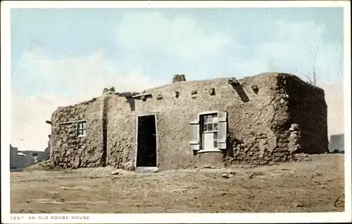 Ak New Mexico USA, Old Adobe House