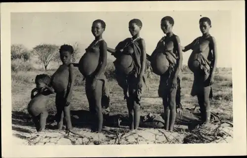 Foto Ak Afrikanerinnen mit Kindern, Gruppenbild