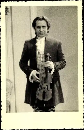 Foto Ak Mann mit Geige, Musiker, Geigenspieler, Portrait