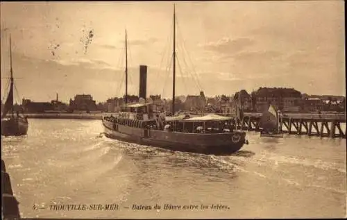 Ak Trouville sur Mer Calvados, Boot von Le Havre zwischen den Piers