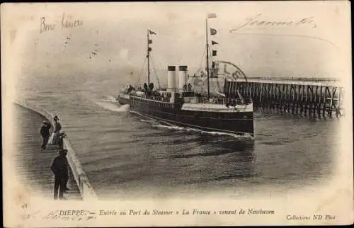Ak Dieppe Seine Maritime, Einfahrt zum Port du Steamer La France aus Newhaven