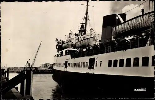 Ak Boulogne sur Mer Pas de Calais, Ankunft aus England, Linienschiff