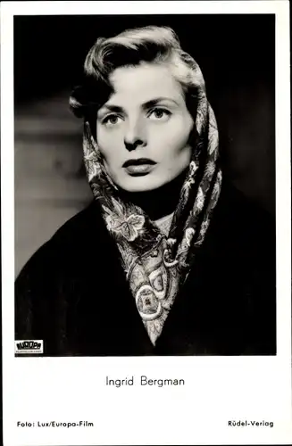 Ak Schauspielerin Ingrid Bergman, Portrait, Kopftuch