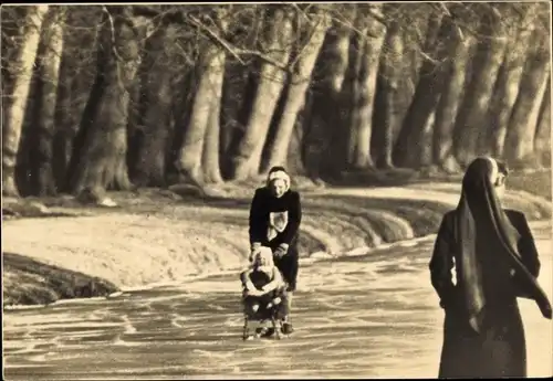 Ak 's Gravenhage Den Haag Südholland, Königin Juliana der Niederlande, Prinzessin Beatrix 1940
