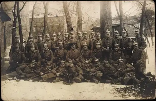 Foto Ak Deutsche Soldaten in Uniformen, Gruppenbild, I. WK