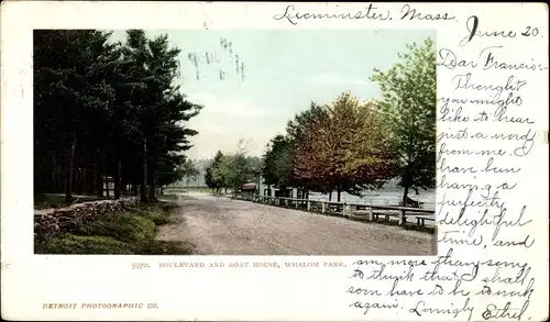 Ak Lunenburg Massachusetts USA, Whalom Park, Boulevard und Bootshaus