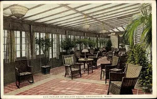 Ak Greenfield Massachusetts USA, Sonnensalon des Weldon Hotels